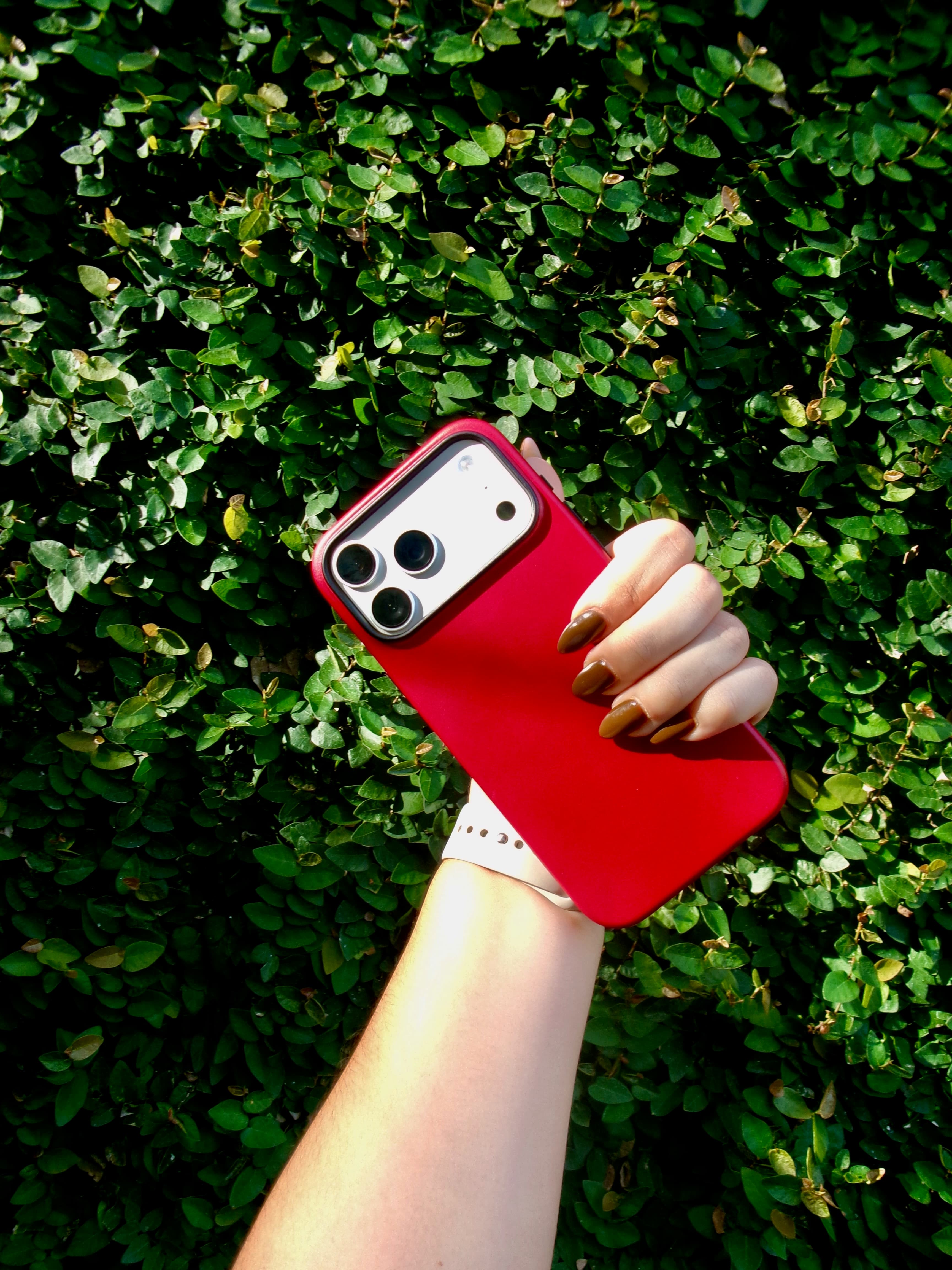 Funda ANCON Panama Red — cuero full-grain para iPhone 17 Pro